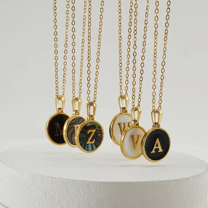 Collar Initial Nova